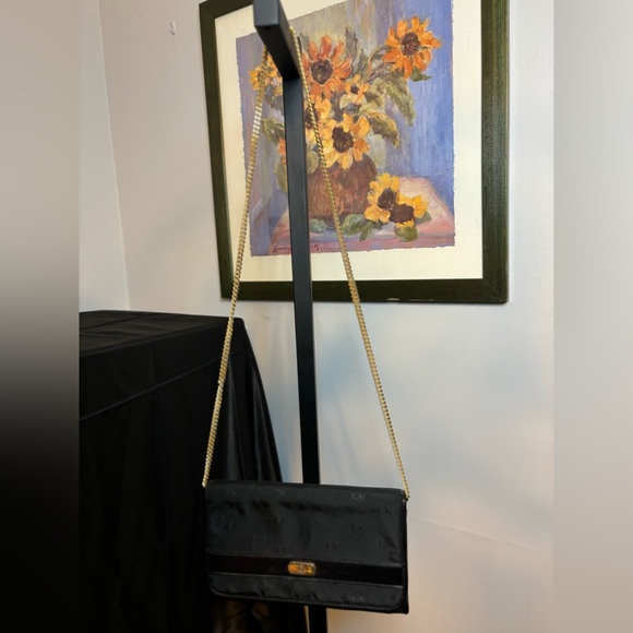 Authentic DIOR Vintage CD Black Crossbody Bag Gold Tone - Picture 2 of 14